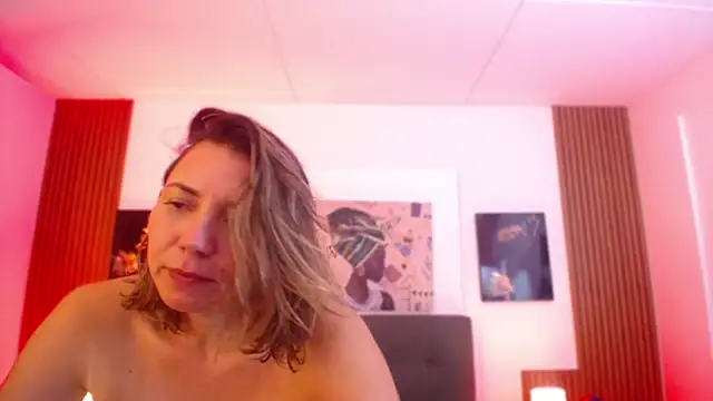 milfsecret69 webcam