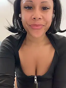 HaileyDiana from StripChat is Freechat
