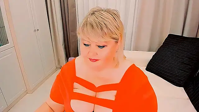 BIGTITSBBW webcam