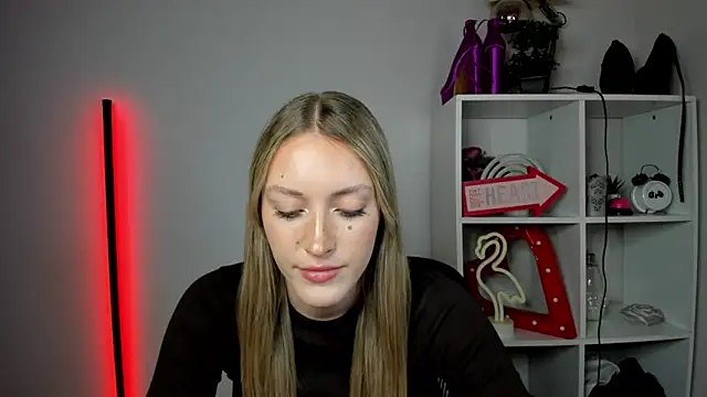 EvelynBlond webcam