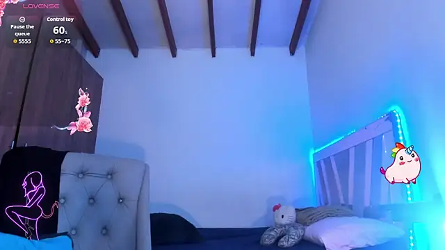 SkyeGabbyRose webcam
