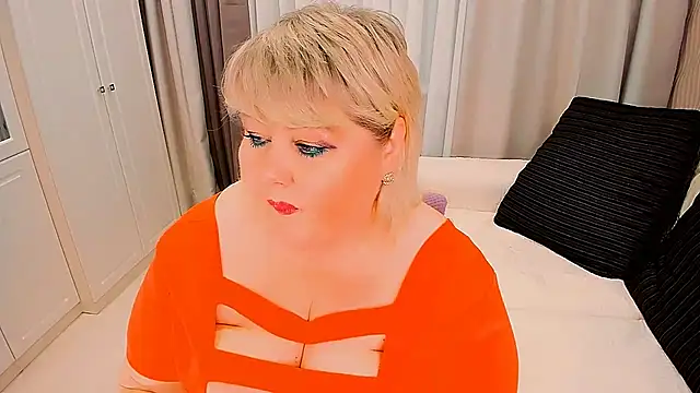 BIGTITSBBW webcam