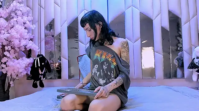 Model: MadisonWood01