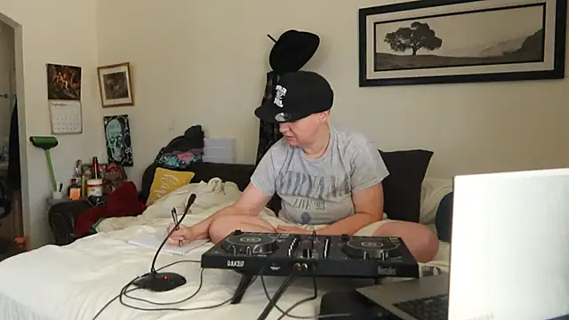 BellaBlueBBW webcam
