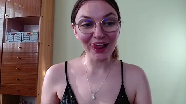 LooveELLYx webcam