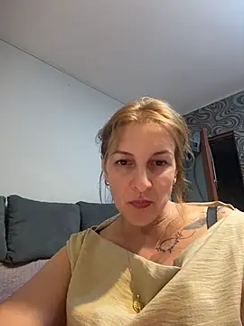 Hot-Milf4U webcam