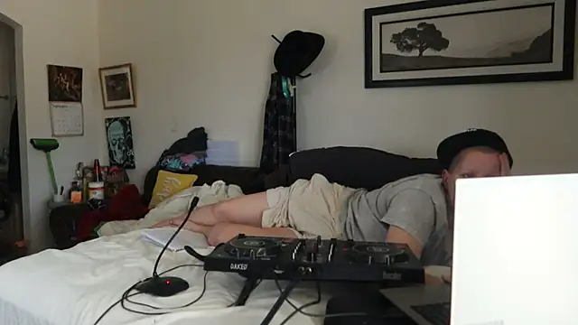 BellaBlueBBW webcam