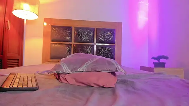 Zoe_sky1 webcam