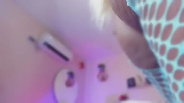 YariRose webcam