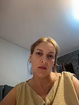 Hot-Milf4U webcam
