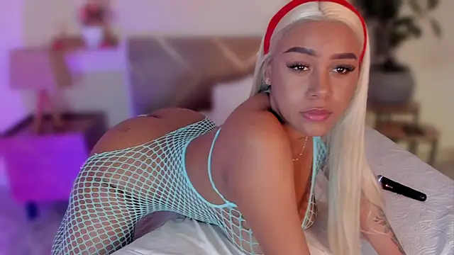 YariRose webcam