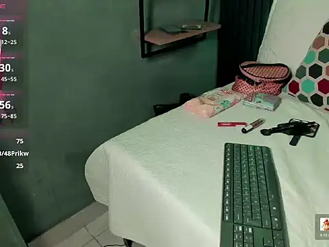 Violett_Salvatore webcam