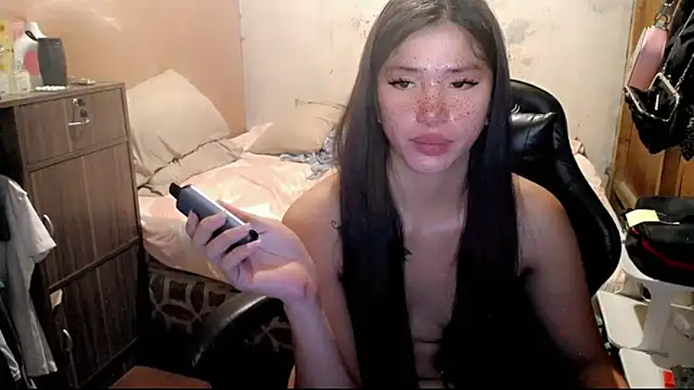yanaleciousxx - Yanaleciousxx's free webcam - UK Sex Cams
