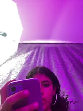 Linda-323 webcam