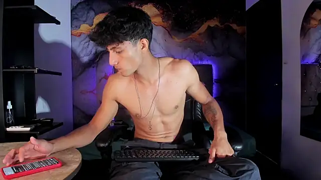 MaxiimoRomano_ webcam