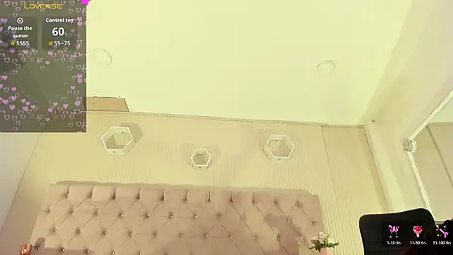 CarolineFyre webcam