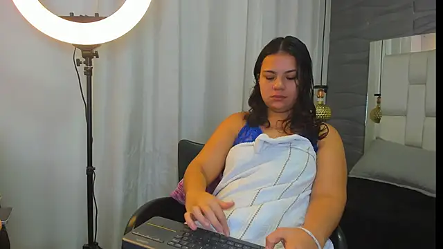 Veyra_Thaliaa webcam