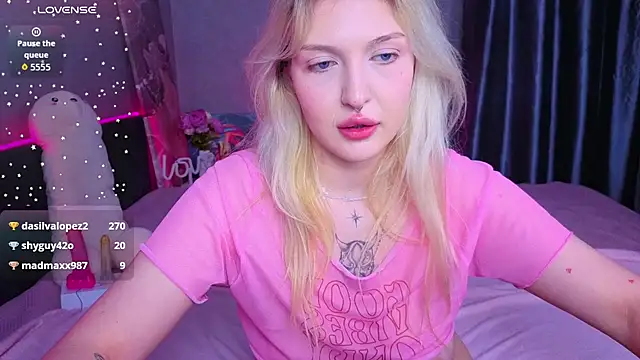 BlondieSummer webcam