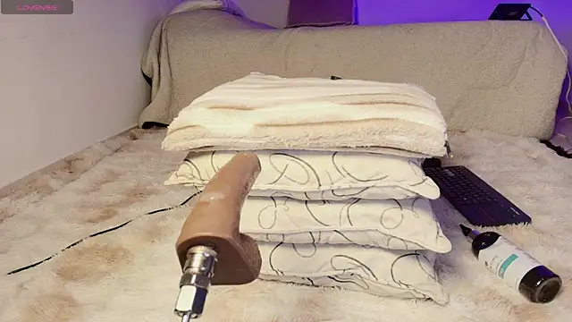 Madeline_Dreams webcam