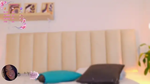 Emely_Deluxe webcam
