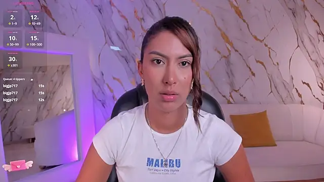 ArianaDumont webcam