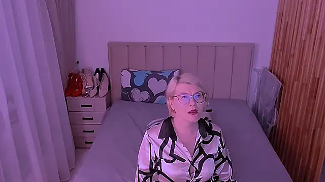 sabrinamacmarren webcam