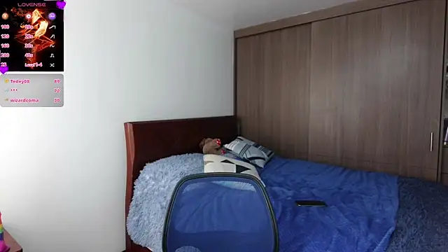Luanarhoades webcam