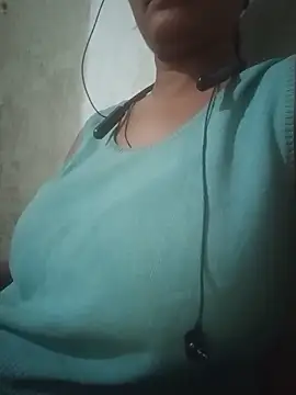 Mona_ji32 webcam