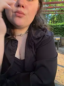 SummerHoney webcam