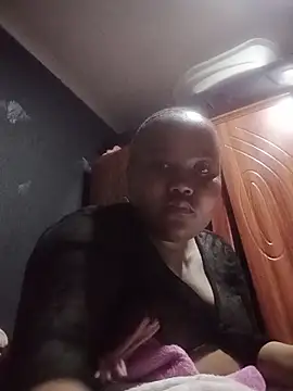 ChubbyMidgetxxx19 webcam