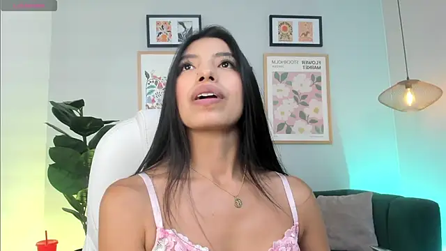 Tiffany_Low webcam
