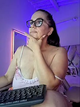 MariaPau_83 webcam