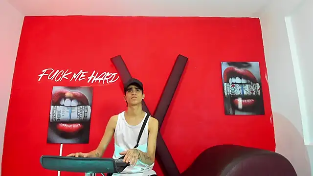 TWINKS_BOYSX webcam