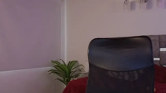 emilyrouxe webcam