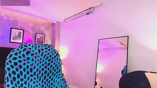Rossiee_huntt webcam