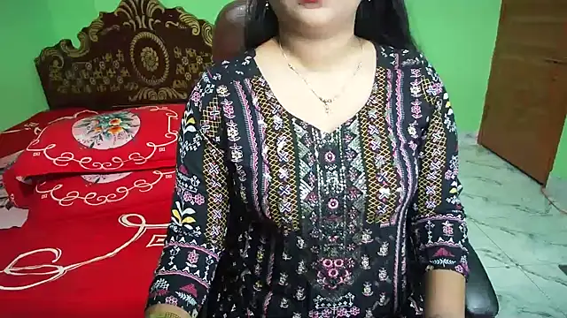 BengaliQueenStar webcam