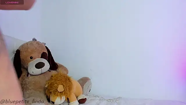 Blue_Petite webcam