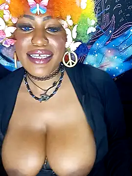AmazonianMistress webcam