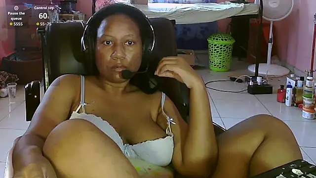 eirondra_valeen - Eirondra_valeen's free webcam