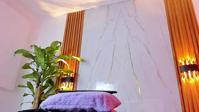 lucianavalenti - LucianaValenti's free webcam