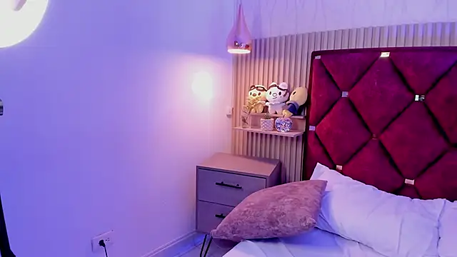 ivybloom_ - Ivybloom_'s free webcam - UK Sex Cams