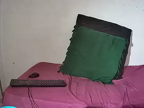 CandyHipsxx4 live sex cam