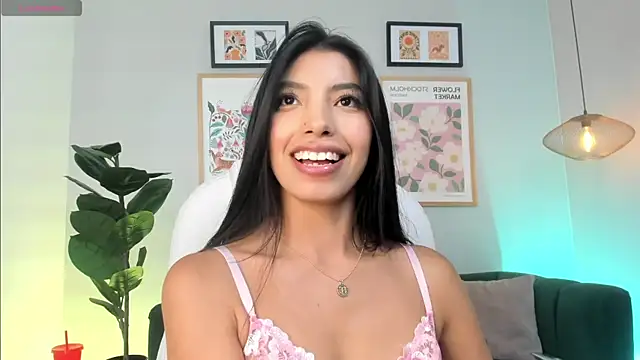 Tiffany_Low webcam