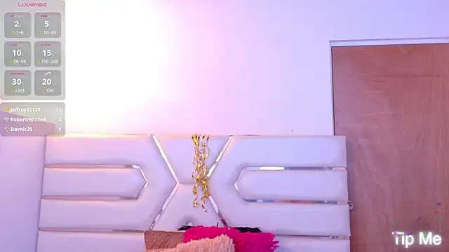 miiaa_collins_ webcam