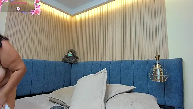 zara_milf webcam