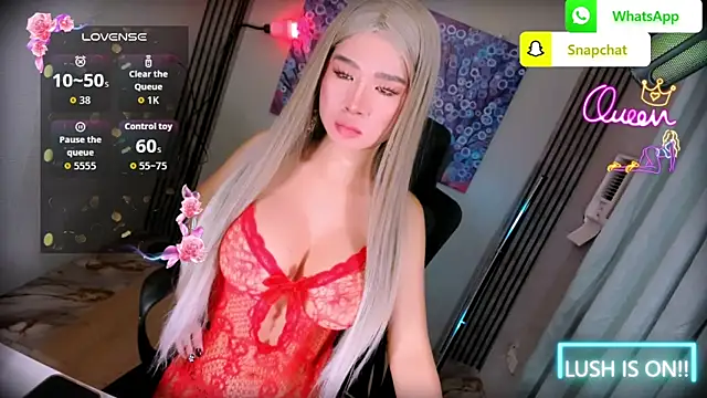 xBigSurpriseLorainex webcam