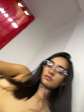 leilani_X webcam