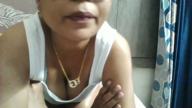 shalini_fire webcam