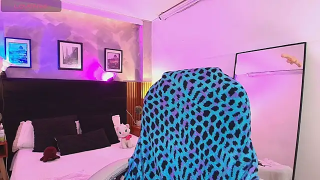rossiee_huntt - Rossiee_huntt's free webcam - UK Sex Cams