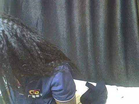 Luna_en_Gee webcam